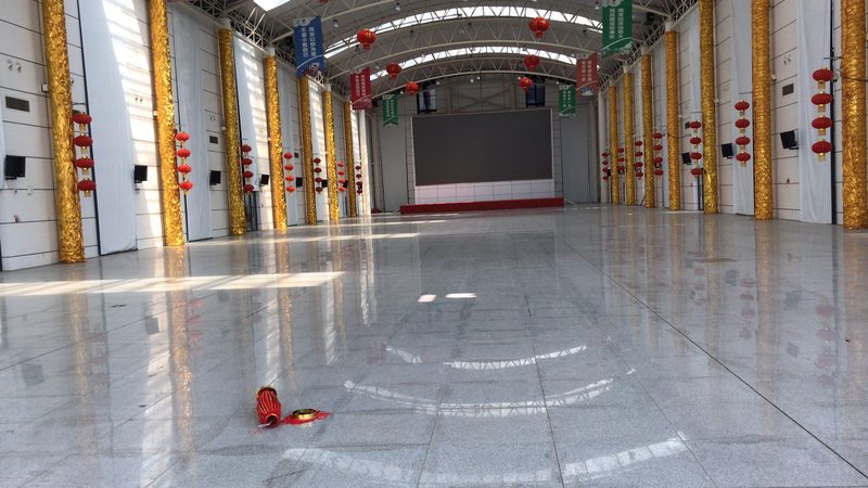 在挑选会展服务方案时，企业需关注以下细节：