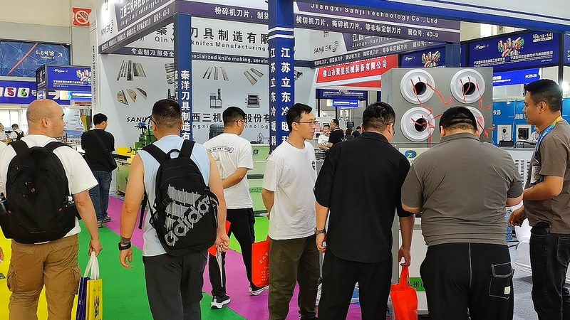 灯箱与喷绘：两种展览展示方式的深度解析